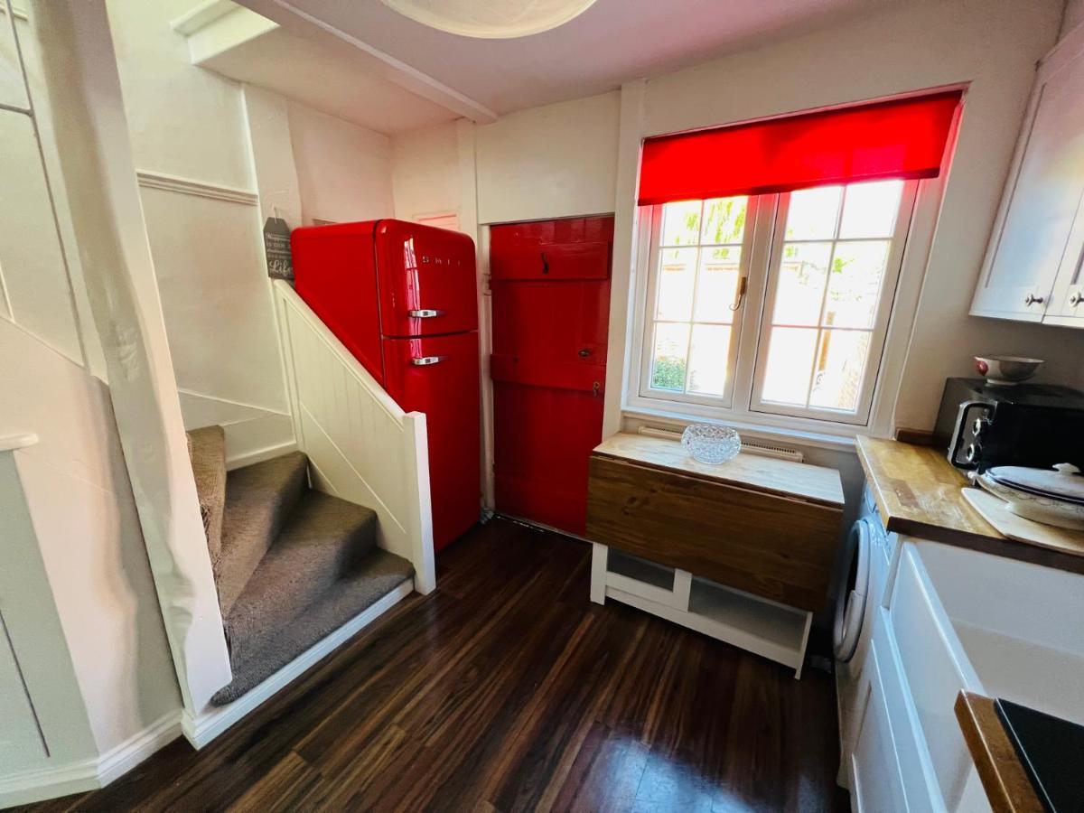Bridewell Cottage In The Heart Of Tenterden - Pass The Keys Екстер'єр фото