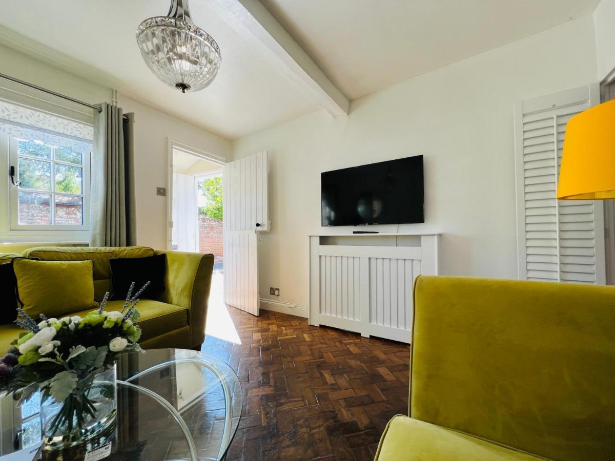 Bridewell Cottage In The Heart Of Tenterden - Pass The Keys Екстер'єр фото