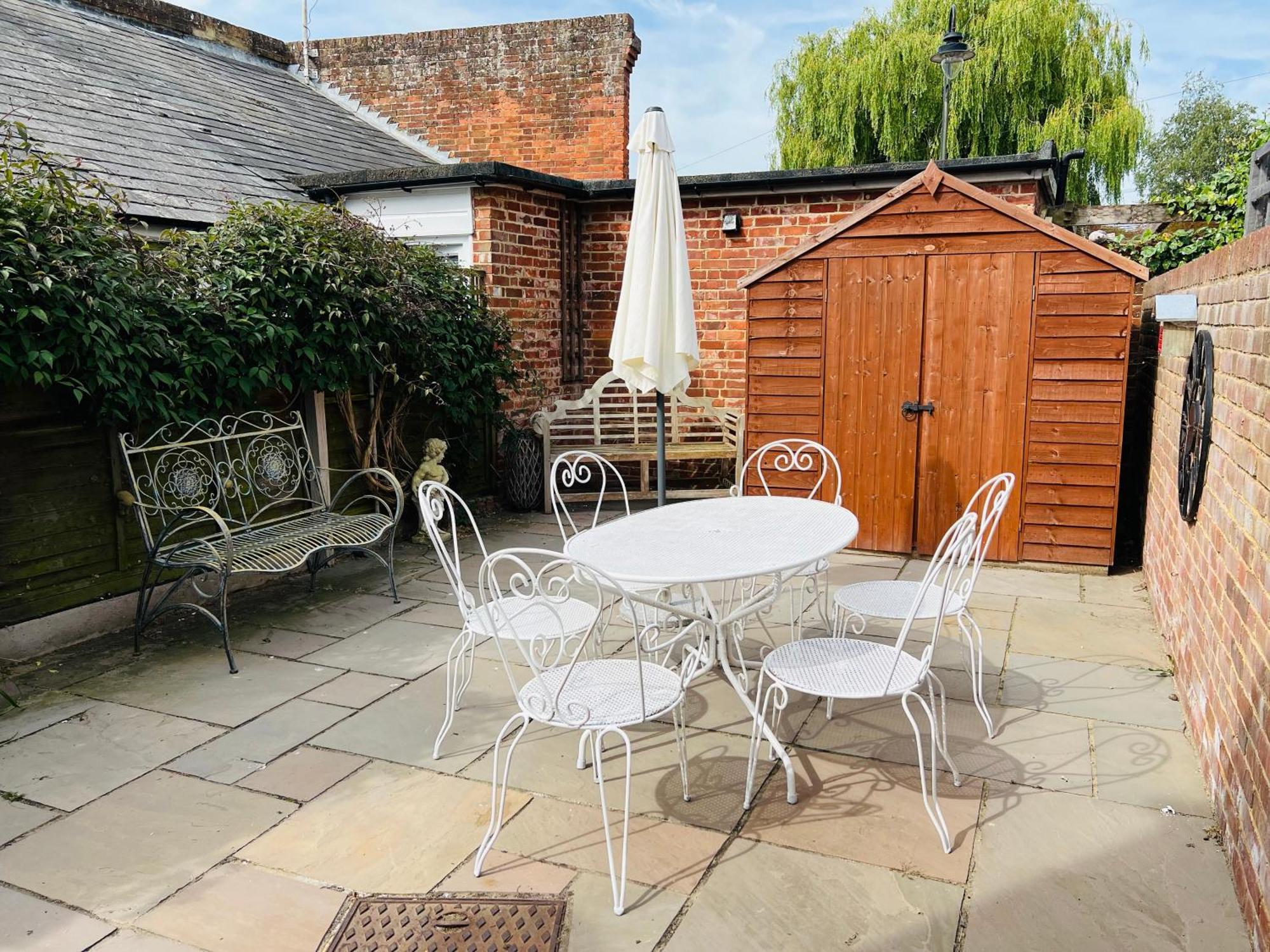 Bridewell Cottage In The Heart Of Tenterden - Pass The Keys Екстер'єр фото